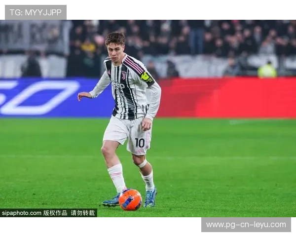 尤文基耶萨绕过防守后低射得手